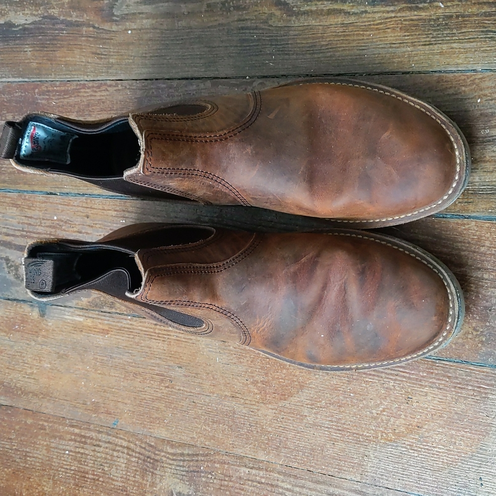 Red Wing Weekender Chelsea boot